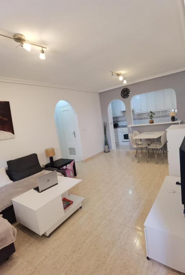 Apartament Z Duzym Tarasem Na Pieknym Osiedlu Ориуэла Экстерьер фото