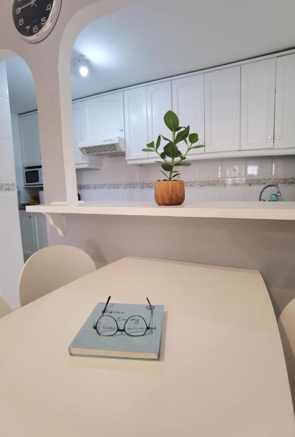 Apartament Z Duzym Tarasem Na Pieknym Osiedlu Ориуэла Экстерьер фото