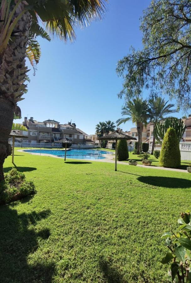 Apartament Z Duzym Tarasem Na Pieknym Osiedlu Ориуэла Экстерьер фото